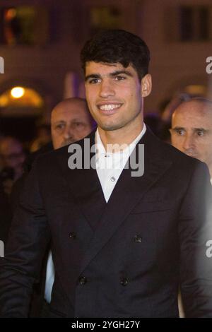 Turin, Italien. November 2024. Tennisspieler Carlos Alcaraz auf blauem Teppich vor dem Nitto ATP Finals 2024 Credit: Marco Destefanis/Alamy Live News Stockfoto
