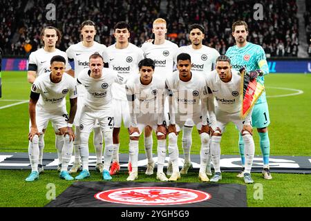 Deutsche Bank Park, Frankfurt, Deutschland. November 2024. Eintracht Frankfurter Mannschaft während eines Viertelfinales der Europa League, Eintracht Frankfurt gegen SK Slavia Prag, im Deutschen Bank Park, Frankfurt, Deutschland. Ulrik Pedersen/CSM/Alamy Live News Stockfoto
