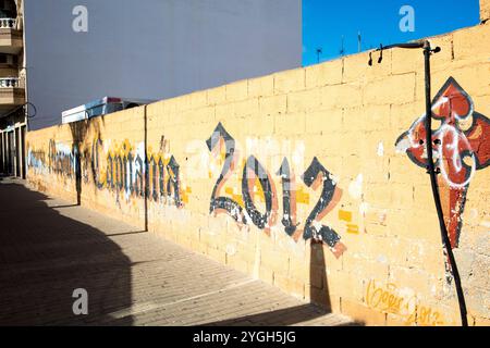 Hausfassade, Wandmalerei, Blick auf das Haus, Architektur, Guardamar del Segura, Vega Baja, Costa Blanca, Alicante, Spanien, Stockfoto