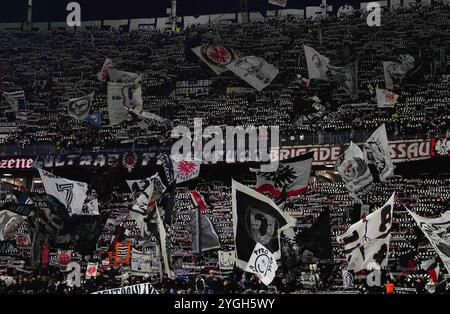 Deutsche Bank Park, Frankfurt, Deutschland. November 2024. Eintracht Frankfurt Fans während eines Spiels der vierten Europa League, Eintracht Frankfurt gegen SK Slavia Prag, im Deutschen Bank Park, Frankfurt. Ulrik Pedersen/CSM/Alamy Live News Stockfoto