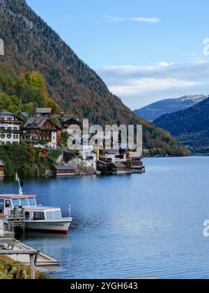 Hallstatt, Österreich im Herbst. Herbst in Hallstatt. Stockfoto