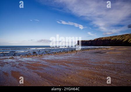 Strand unterhalb der Hunt Cliff, Saltburn, England. Stockfoto