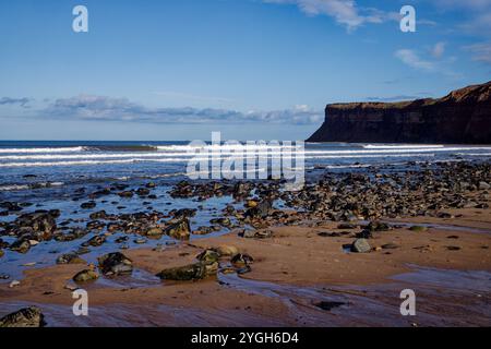 Strand unterhalb der Hunt Cliff, Saltburn, England. Stockfoto