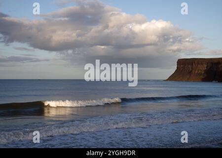 Das Meer am Fuße von Hunt Cliff, Saltburn, England. Stockfoto