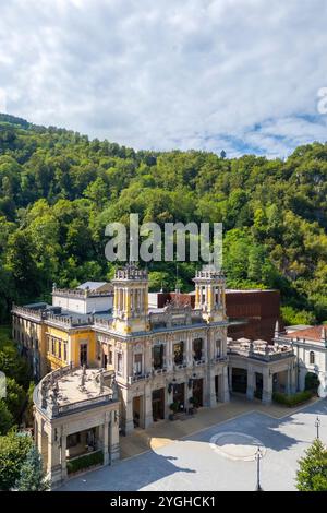 Aus der Vogelperspektive des Freiheitsgebäudes des Casinò San Pellegrino Terme. San Pellegrino Terme, Val Brembana, Provinz Bergamo, Lombardei, Italien. Stockfoto