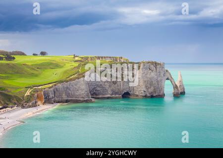 Sonnenaufgang in Etretat, Octeville sur Mer, Le Havre, seine Maritime, Normandie, Frankreich, Westeuropa. Stockfoto