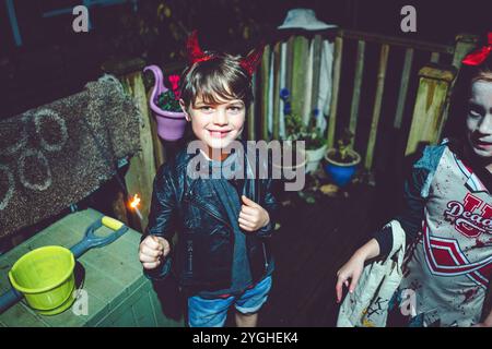Halloween 2024 Kostüme und Dekorationen Stockfoto