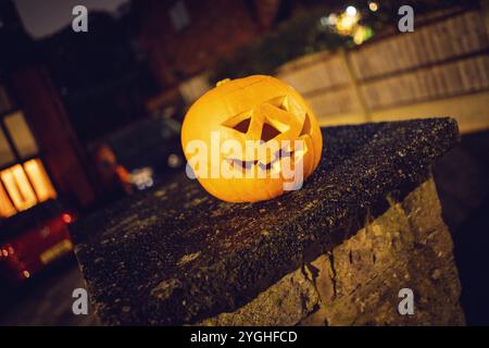 Halloween 2024 Kostüme und Dekorationen Stockfoto