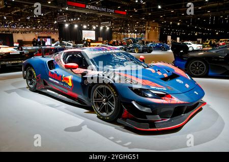 Ferrari 296 GT3 (Red Bull Max Verstappen) Rennwagen auf dem Genfer Automobilsalon. Genf, Schweiz - 26. Februar 2024 Stockfoto