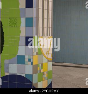 Turmstraße. U-Bahn Berlin. Mosaik. bunte Fliesen. Bahnsteig. Kunst Stockfoto