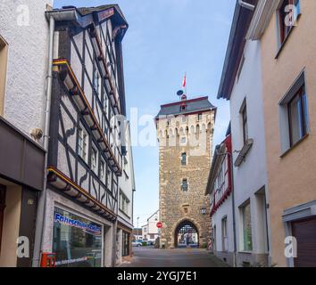 Linz am Rhein, Old Town, street Neustraße, city gate Neutor in Rhine Valley, Rhineland-Palatinate, Germany Stock Photo