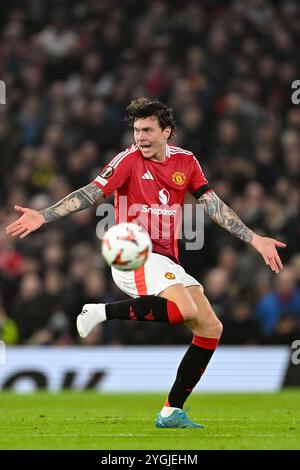 Manchester, Großbritannien. November 2024. Old Trafford MANCHESTER, ENGLAND: Victor Lindelöf von Manchester United reagiert am 7. November 2024 in Manchester, England, während des Phase MD4-Spiels der UEFA Europa League 2024/25 zwischen Manchester United und PAOK FC. (Richard Callis/SPP) Credit: SPP Sport Press Photo. /Alamy Live News Stockfoto