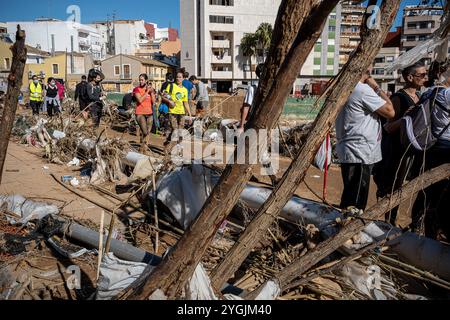 Auswirkungen der DANA-Überschwemmungen vom 29. Oktober 2024 in der Viejo-Brücke, Paiporta, Comunidad de Valencia, Spanien Stockfoto