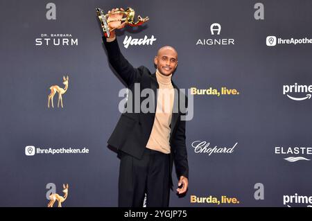 Tedros Teclebrhan bei der 76. Bambi-Verleihung 2024 in den Bavaria Filmstudios. München, 07.11.2024 *** Tedros Teclebrhan bei den Bambi Awards 76 2024 in den Bavaria Filmstudios München, 07 11 2024 Foto:XS.xSpöttelx/xFuturexImagex bambi2024 0524 Stockfoto