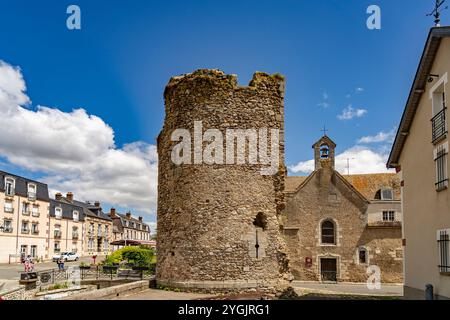 Das Porte Saint roch Tor und die Kapelle Saint roch in Bonneval, Centre-Val de Loire, Frankreich, Europa Stockfoto