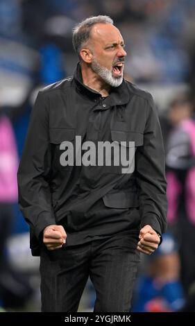 Torjubel Trainer Pellegrino Matarazzo TSG 1899 Hoffenheim nach Tor zum 2:2 von Umut Tohumcu TSG 1899 Hoffenheim (17) TSG 1899 Hoffenheim gegen Olympique Lyon, Fussball, UEFA Europa League, Spieltag 4, Saison 2024/2025, 07.11.2024 Foto: Eibner-Pressefoto/Michael Weber Stockfoto