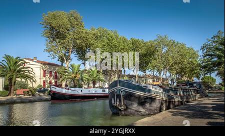 Canal du Midi bei Sallèles d'Aude. Der Kanal wurde 1681 fertiggestellt. Entworfen von Pierre-Paul Riquet. Ein UNESCO-Weltkulturerbe. Stockfoto