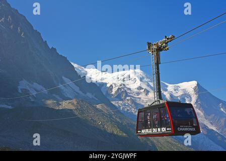 Seilbahn zum Gipfel der Aiguille du Midi, 3842 m, Frankreich, Savoie, Haute-Savoie, Chamonix Stockfoto