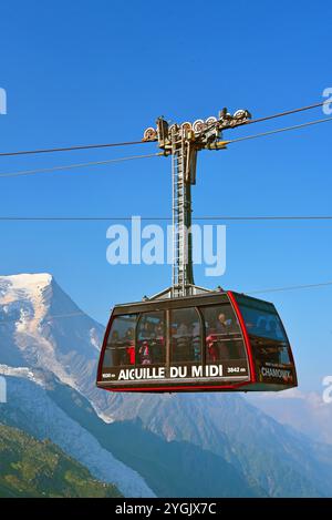 Seilbahn zum Gipfel der Aiguille du Midi, 3842 m, Frankreich, Savoie, Haute-Savoie, Chamonix Stockfoto