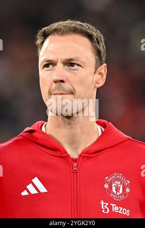 Manchester, Großbritannien. November 2024. Old Trafford MANCHESTER, ENGLAND – 05. NOVEMBER: Jonny Evans von Manchester United vor dem Spiel der UEFA Europa League 2024/25 League in Manchester, England, gegen PAOK FC am 5. November 2024. (Richard Callis/SPP) Credit: SPP Sport Press Photo. /Alamy Live News Stockfoto