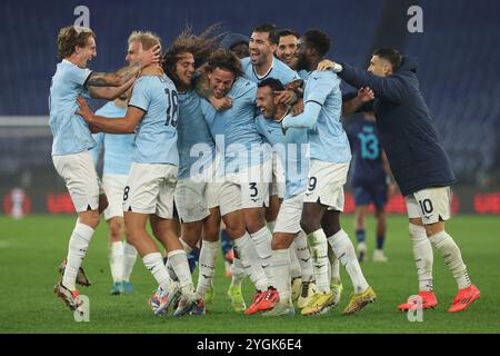 Rom, Italien 07.11.2024: Lazio-Spieler feiern am Ende der UEFA Europa League 2024-2025, Tag 4, Fußballspiel zwischen SS Lazio gegen FC Porto in O Stockfoto