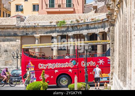 Korfu Griechenland, Altstadt Kerkyra Palaio Poli, Kerkyra - Kanoni Straße, Anaktoron Square plaza, Korfu Museum für asiatische Kunst, Außeneingang, Palast o Stockfoto