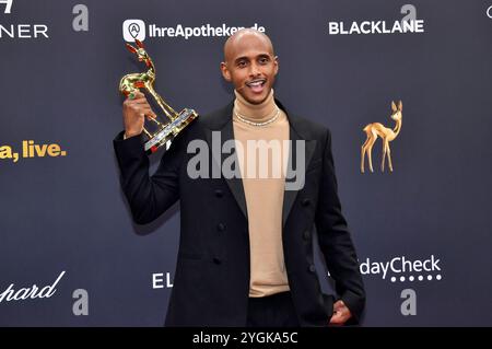 Tedros Teclebrhan bei der 76. Bambi-Verleihung 2024 in den Bavaria Filmstudios. München, 07.11.2024 Stockfoto