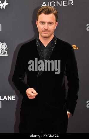 Friedrich Mücke bei der 76. Bambi-Verleihung 2024 in den Bavaria Filmstudios. München, 07.11.2024 Stockfoto