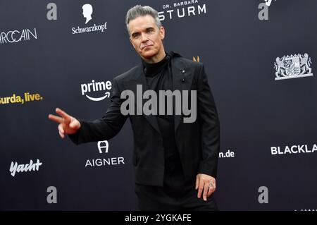 Robbie Williams bei der 76. Bambi-Verleihung 2024 in den Bavaria Filmstudios. München, 07.11.2024 Stockfoto