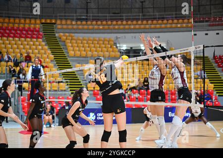 Roma, Italien, 07. November 2024 Gabriela Orvosova während des Spiels gültig für den Volleyball Challenge Cup 2025 in Rom am 07.11.2024 während Roma Volley vs Rapid Bucaresti, Women's Volleyball Challenge Cup Spiel in Roma, Italien, 07. November 2024 Stockfoto