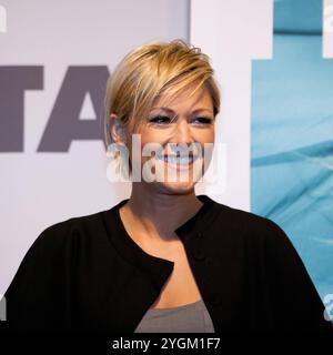 Saengerin Helene Fischer - Autogrammstunde im Karstadt Leipzig *** Sängerin Helene Fischer Autogrammstunde in der Karstadt Leipzig Stockfoto