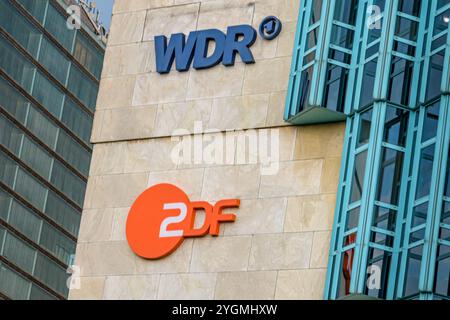 WDR- und ZDF-Gebäude in Düsseldorf. Deutscher Fernsehsender Stockfoto