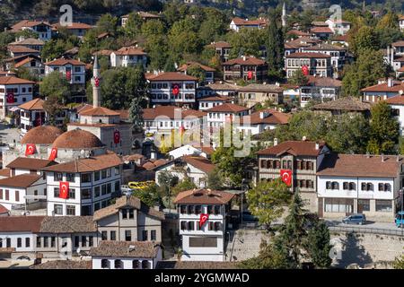 Safranbolu, berühmt für seine klassisch-osmanischen Architekturhäuser, ist ein touristisches Viertel in der Provinz Karabük, die zum UNESCO-Weltkulturerbe gehört Stockfoto