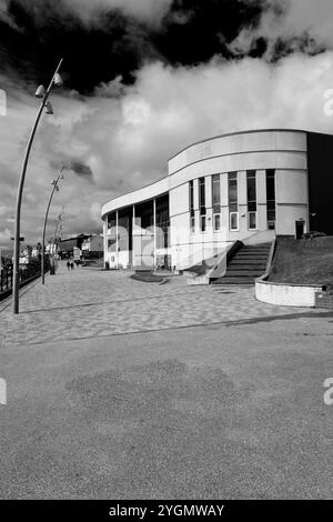 Das East Riding Leisure Centre an der Promenade in Bridlington Town, East Yorkshire, England, Großbritannien Stockfoto