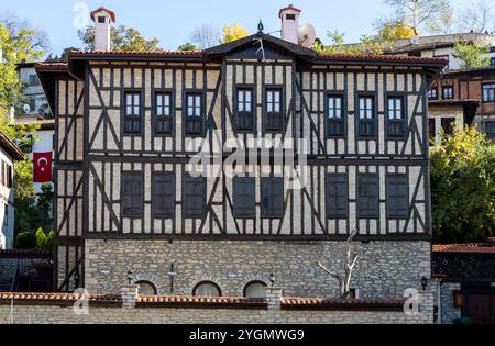 Safranbolu, berühmt für seine klassisch-osmanischen Architekturhäuser, ist ein touristisches Viertel in der Provinz Karabük, die zum UNESCO-Weltkulturerbe gehört Stockfoto