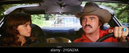 SMOKEY AND THE BANDIT 1978 Universal Pictures Film mit Burt Reynolds als Bo „The Bandit“ Darville und Sally Field als Carrie „Frog“ Stockfoto