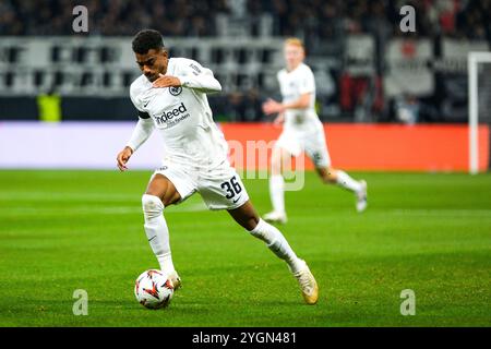 Frankfurt Am Main, Deutschland. November 2024. Ansgar Knauff (Eintracht Frankfurt, #36) am Ball, GER, Eintracht Frankfurt gegen SK Slavia Prag, Fussball, UEFA Europa League, 4. Spieltag, Spielzeit 2024/25, 07.11.2024. Foto: Eibner-Pressefoto/Florian Wiegand Credit: dpa/Alamy Live News Stockfoto