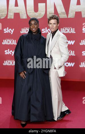 Lashana Lynch und Eddie Redmayne bei der deutschen Premiere des Jackaltages im Zoo Palast in Berlin am 5. November 2024 Stockfoto