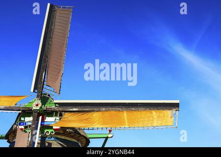 Copyspace Hintergrund mit Windmühle close-up und blauer Himmel, Platz für Text Stockfoto