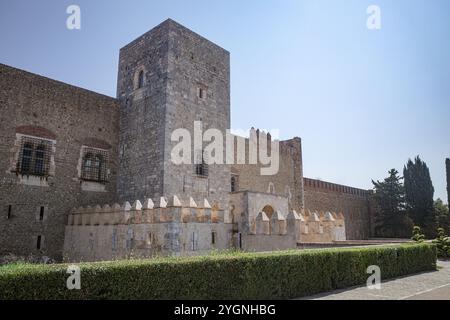 Perpignan, Frankreich - 24. August 2024: Palais des ROIs de Majorque, ein touristisches Wahrzeichen in Perpignan, Frankreich Stockfoto