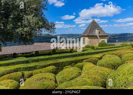 Dordogne, Frankreich - 21. August 2024: Topiary in den Gärten des Jardins de Marqueyssac in der Region Dordogne in Frankreich Stockfoto