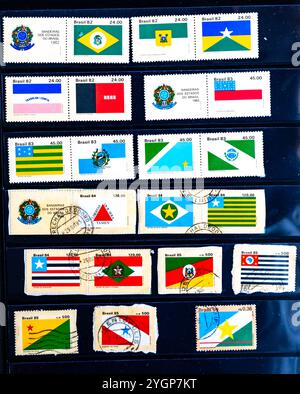 Briefmarkensammlung Der Brasilianischen Post. Seltene und alte Vintage Briefmarken. Status-Flags Stockfoto