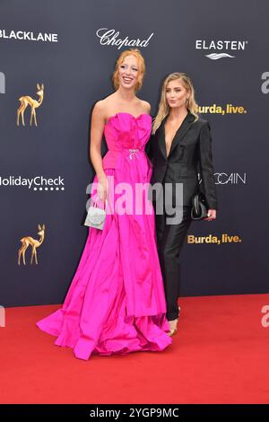 Luna Schweiger und Anna Ermakova / Bambi 2024 / Verleihung des Goldenen REHS / Bavaria-Studios / München / 07. November 2024 *** Luna Schweiger und Anna Ermakova Bambi 2024 Award der Golden Deer Bavaria Studios München 07. November 2024 Stockfoto