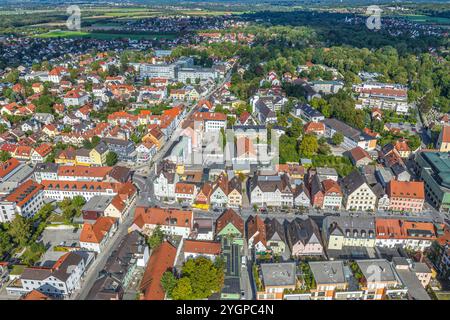 Ausblick auf Fürstenfeldbruck, Kreisstadt in der Metropolregion München die oberbayerische Stadt Fürstenfeldbruck an der Amper im Luftb Fürstenfeldbru Stockfoto