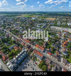 Ausblick auf Fürstenfeldbruck, Kreisstadt in der Metropolregion München die oberbayerische Stadt Fürstenfeldbruck an der Amper im Luftb Fürstenfeldbru Stockfoto