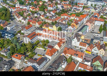 Ausblick auf Fürstenfeldbruck, große Kreisstadt in der Metropolregion München die oberbayerische Stadt Fürstenfeldbruck an der Amper im Luftb Fürstenf Stockfoto