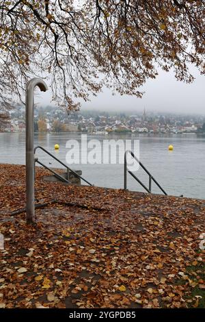 Zug. Stadt. Kanton. Zugersee. Zentralschweiz. Schweizer Mittelland. Altstadt. Burg Zug. Gemeinde Zug. Männerbadi Zug. Zuger Promenade. Kaltbadeplatz. Stockfoto