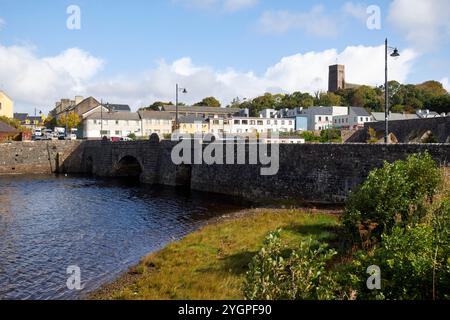 Straßenbrücke über den newport River, newport, County Mayo, republik irland Stockfoto