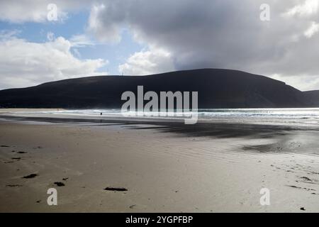 Kielstrand Strand und Minaun am bewölkten Tag wilde atlantic Way achill Island, County Mayo, republik irland Stockfoto