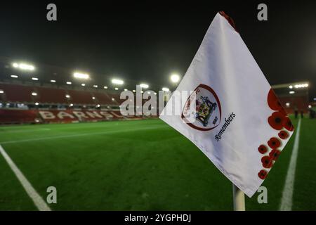 Die Eckflagge des Barnsley Remembrance Day während des Spiels Barnsley gegen Rotherham United in Oakwell, Barnsley, Großbritannien, 8. November 2024 (Foto: Alfie Cosgrove/News Images) Stockfoto